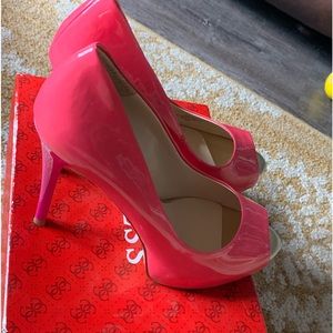 ***Like New*** Guess Shoes - 8 1/2. Bright pink shoe, fuchsia heels.
